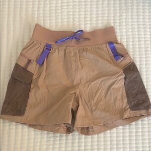 Lululemon High Rise Hiking Short 5"